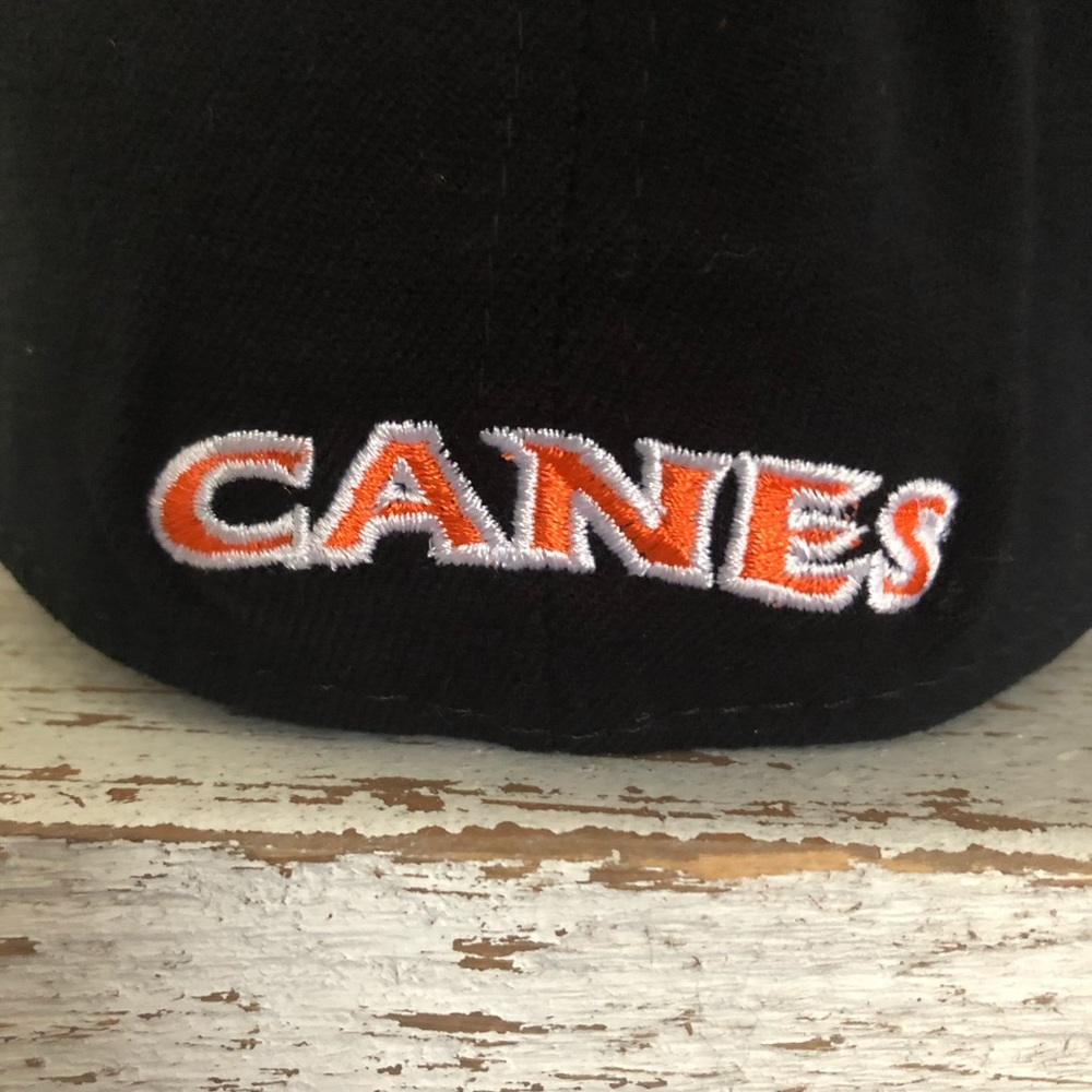 Fitted Black Miami Hurricanes Hat - Picture 3 of 3